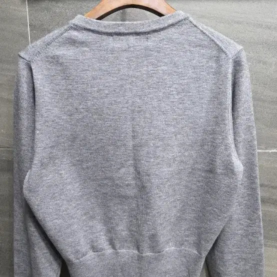[SOLD OUT] GENERAL IDEA, 모달혼방  골드메탈로고 니트, 거의 새상품