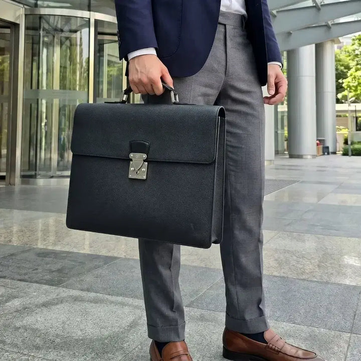 [BUNJANG] Louis Vuitton Taiga Moscow Briefcase Black Leather / [정품] 루이비통 타이가 모스코바 서류가방 브리프케이스 블랙