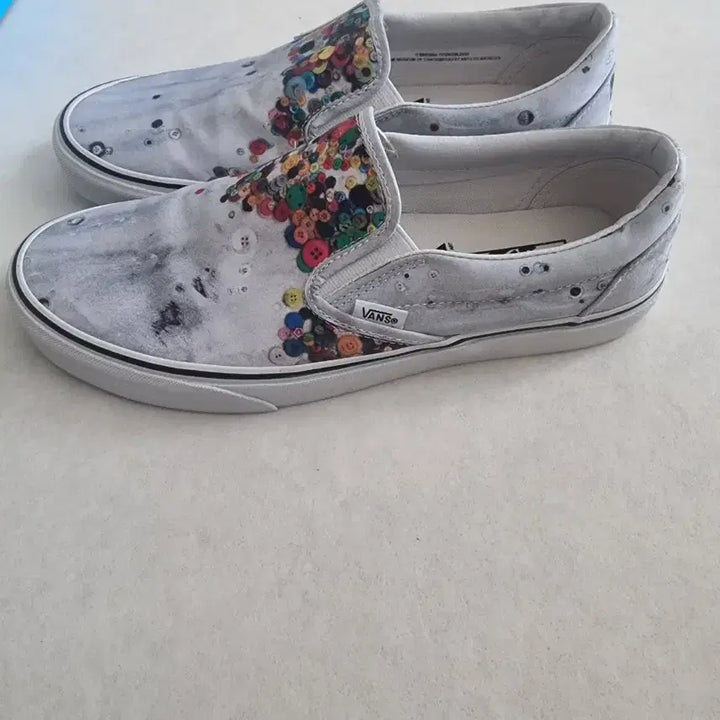 [BUNJANG] Vans Slip-On Button Printed Sneakers / 반스 슬립온 버튼 프린팅 스니커즈 moca
