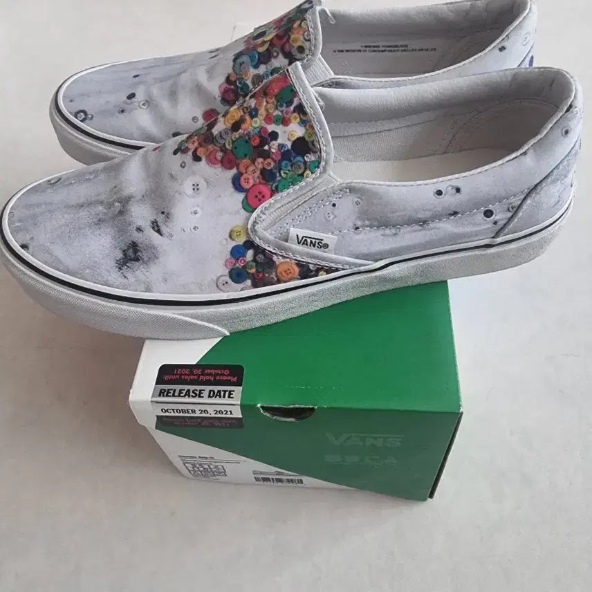 [BUNJANG] Vans Slip-On Button Printed Sneakers / 반스 슬립온 버튼 프린팅 스니커즈 moca