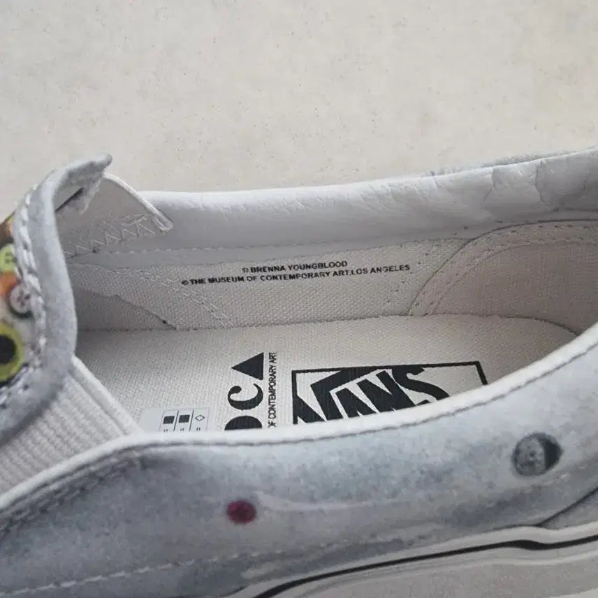 [BUNJANG] Vans Slip-On Button Printed Sneakers / 반스 슬립온 버튼 프린팅 스니커즈 moca
