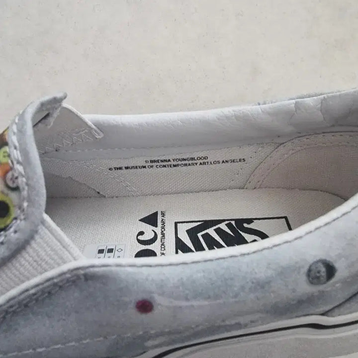 [BUNJANG] Vans Slip-On Button Printed Sneakers / 반스 슬립온 버튼 프린팅 스니커즈 moca