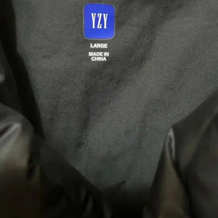 [BUNJANG] Yeezy Gap Round Puffer Jacket L / 이지 갭 라운드 패딩 L 라지