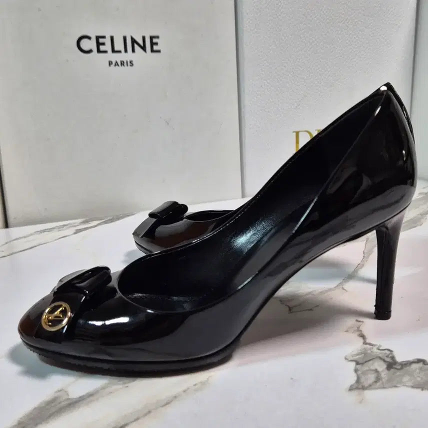 [BUNJANG] Louis Vuitton Enamel Pumps Heels / (정품) 루이비통 리본 에나멜 펌프스 힐 구두 34