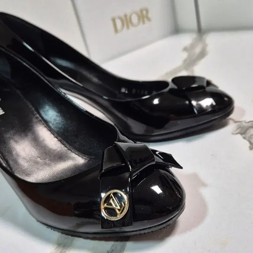 [BUNJANG] Louis Vuitton Enamel Pumps Heels / (정품) 루이비통 리본 에나멜 펌프스 힐 구두 34