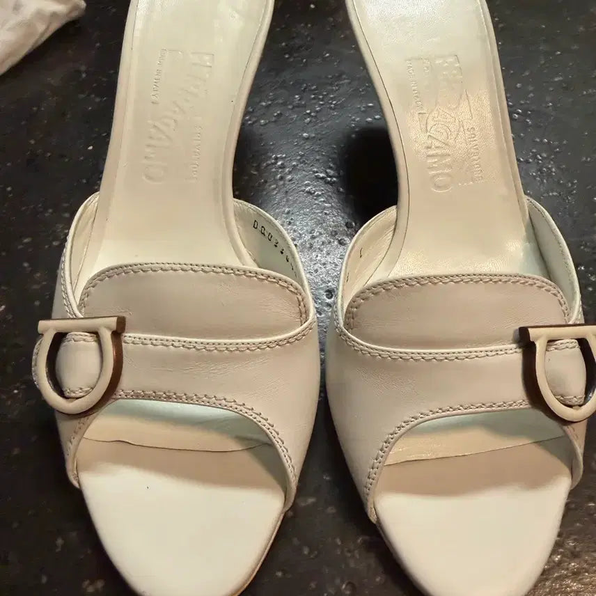 [BUNJANG] Ferragamo Mule 250mm Heels / 페라가모 뮬 250mm 뮬 판매해요