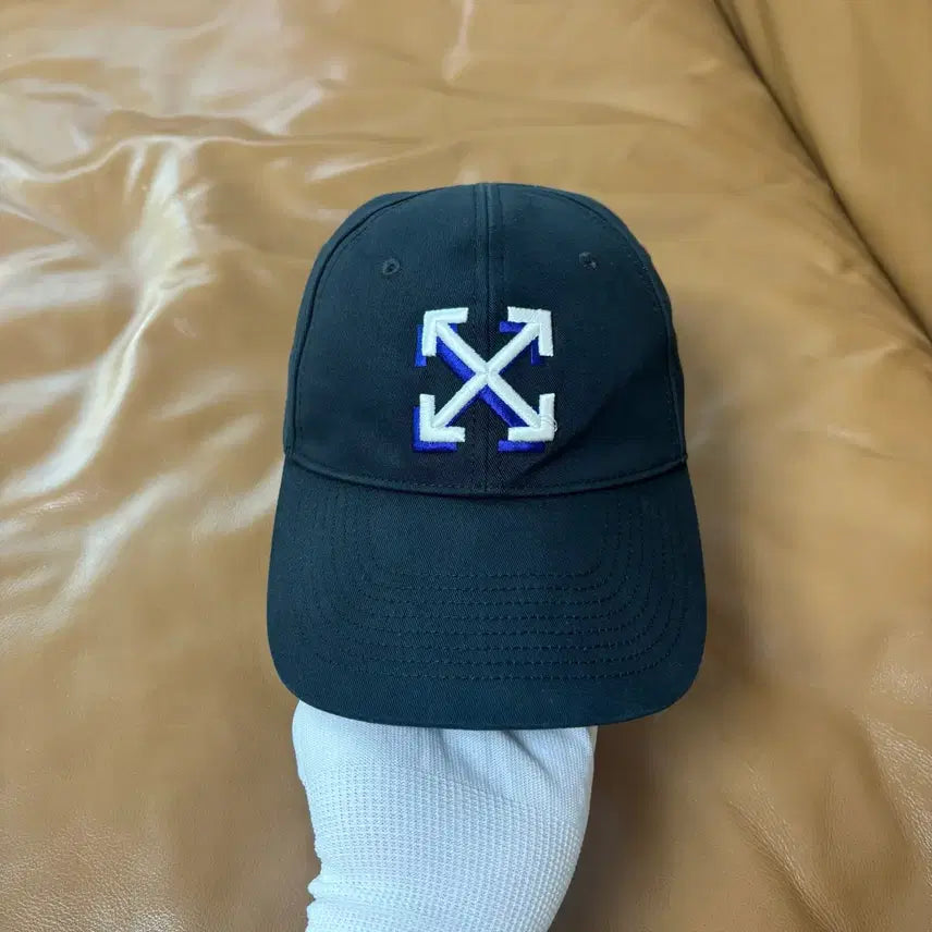 [BUNJANG] Off-White 6-Panel Ball Cap Hat Arrow Black / 오프화이트 6패널 볼캡 모자 애로우 블랙
