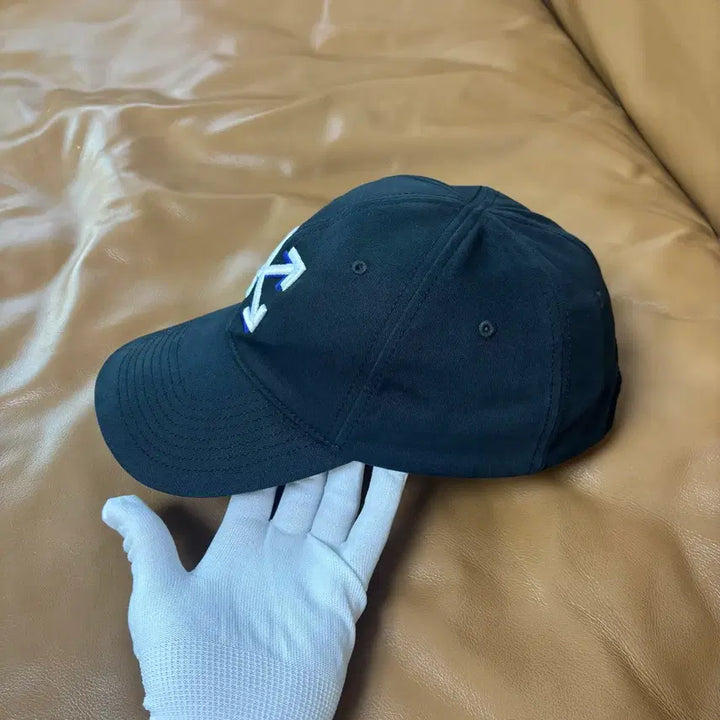 [BUNJANG] Off-White 6-Panel Ball Cap Hat Arrow Black / 오프화이트 6패널 볼캡 모자 애로우 블랙