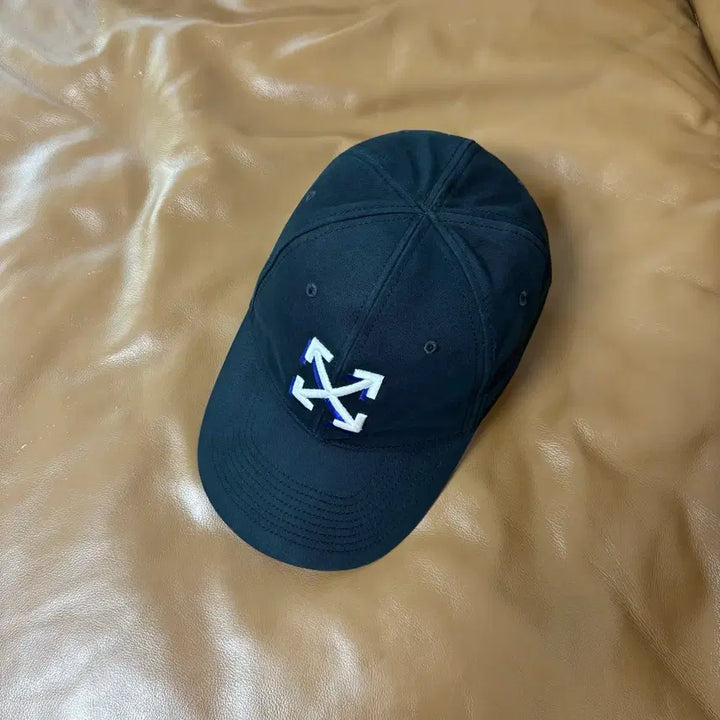 [BUNJANG] Off-White 6-Panel Ball Cap Hat Arrow Black / 오프화이트 6패널 볼캡 모자 애로우 블랙