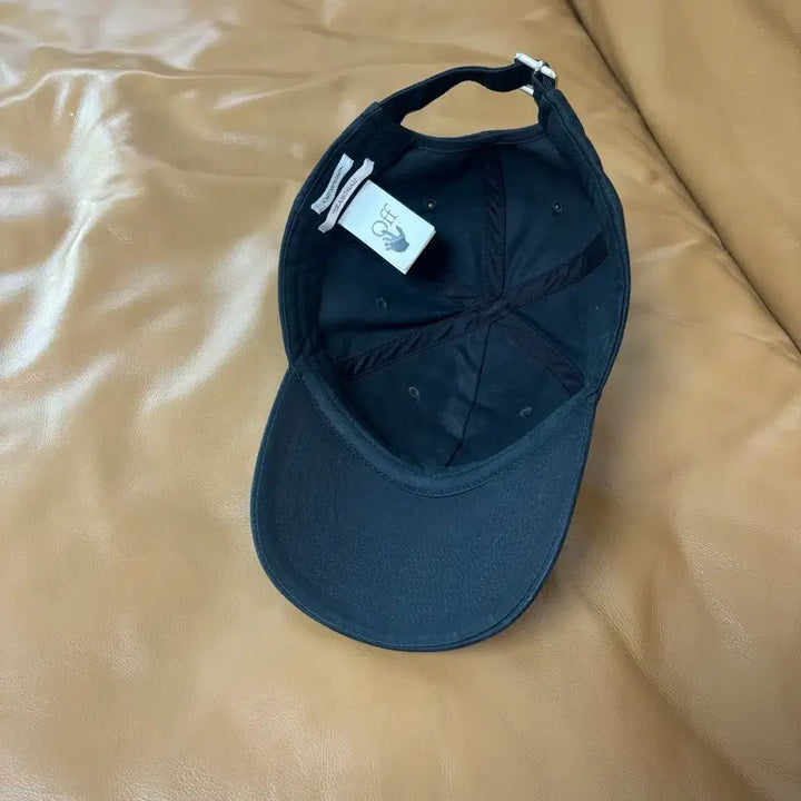 [BUNJANG] Off-White 6-Panel Ball Cap Hat Arrow Black / 오프화이트 6패널 볼캡 모자 애로우 블랙
