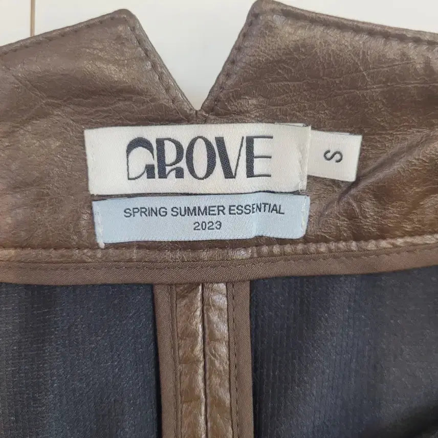 [BUNJANG] 그로브(GROVE) 브라운 레더 스커트 S 사이즈 / 그로브(GROVE) 브라운 레더 스커트 S 사이즈