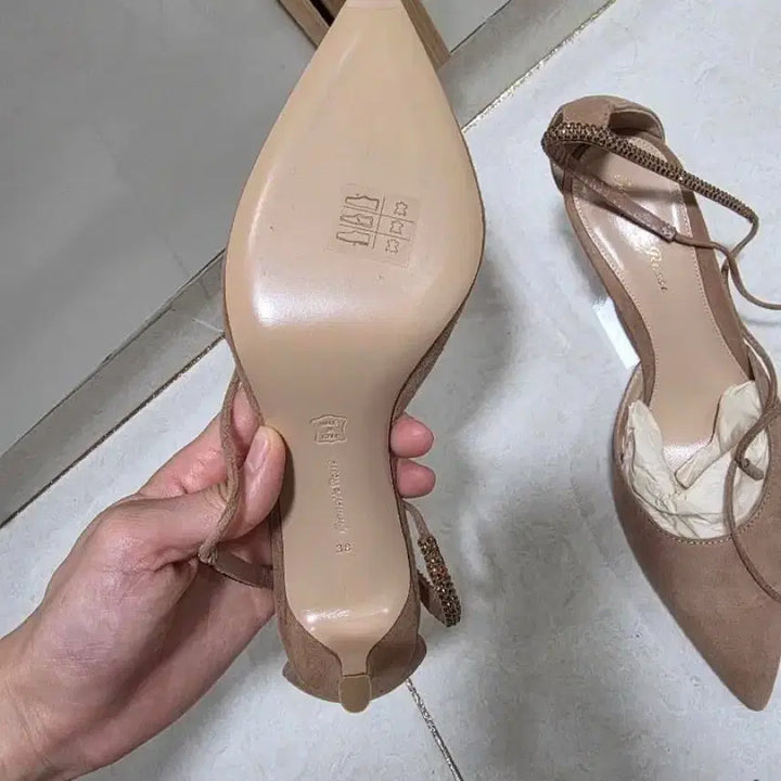 [BUNJANG] Gianvito Rossi Strap Heels / 지안비토로시 스트랩 힐