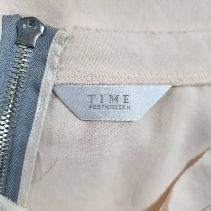 [BUNJANG] Time Asymmetric Blouse (Women&