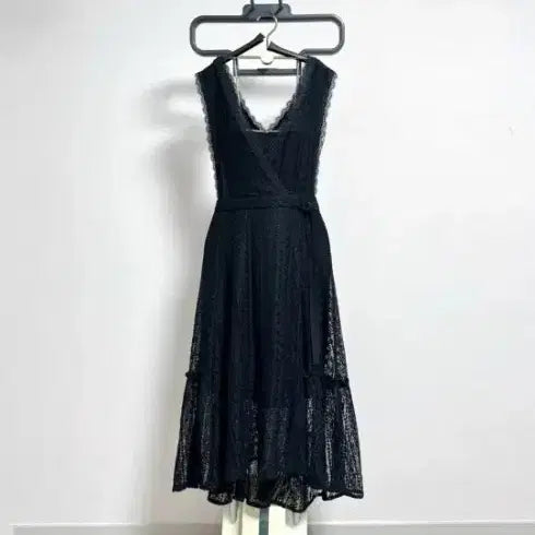 [BUNJANG] Mine Black Lace Wrap Dress / 마인블랙 레이스 랩 스타일 원피스