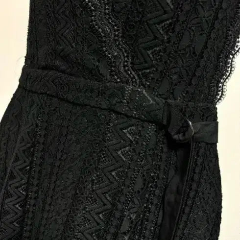 [BUNJANG] Mine Black Lace Wrap Dress / 마인블랙 레이스 랩 스타일 원피스