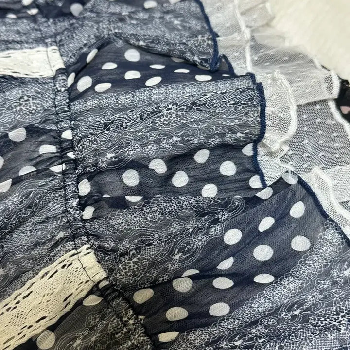 [BUNJANG] Vintage Dot Off-shoulder Blouse / 빈티지 도트 오프숄더 블라우스