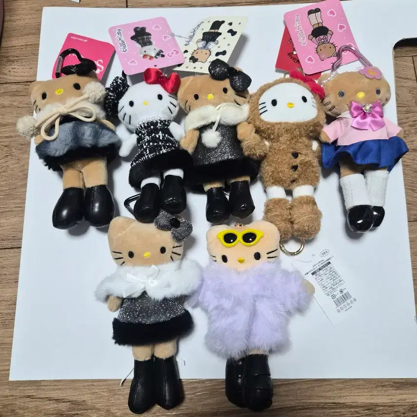 [SOLD OUT] 롱다리키티 인형 키링 새상품