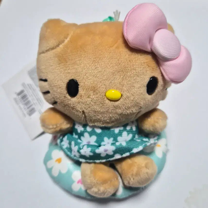[BUNJANG] Hello Kitty Doll Keychain on Tube / 튜브 헬로키티 인형 키링