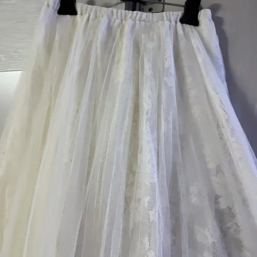 [BUNJANG] Lace Tiered Long Skirt / 레이스 샤 롱스커트