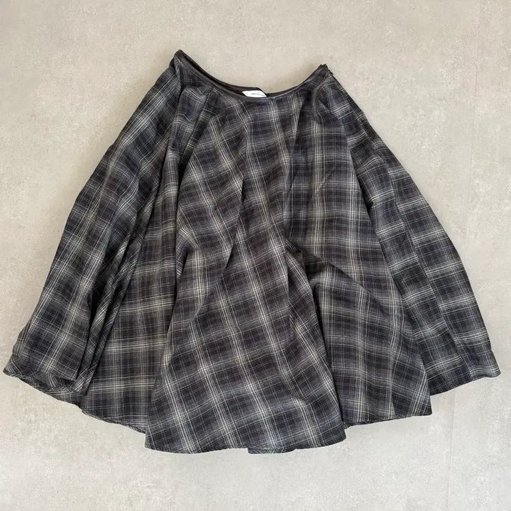 [SOLD OUT] H&amp;M 에디션 체크 플레어 스커트