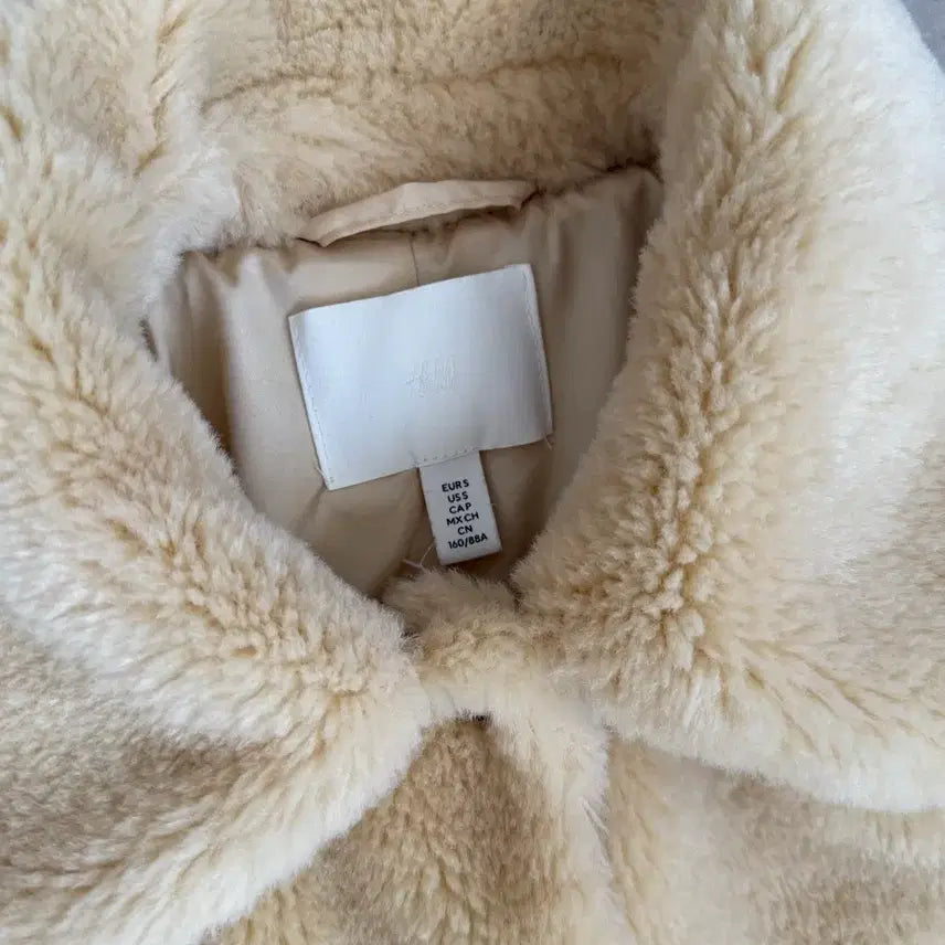 [BUNJANG] H&amp;M Ivory Short Mouton Jacket / H&amp;M 에이치앤엠 아이보리 숏 무스탕 자켓