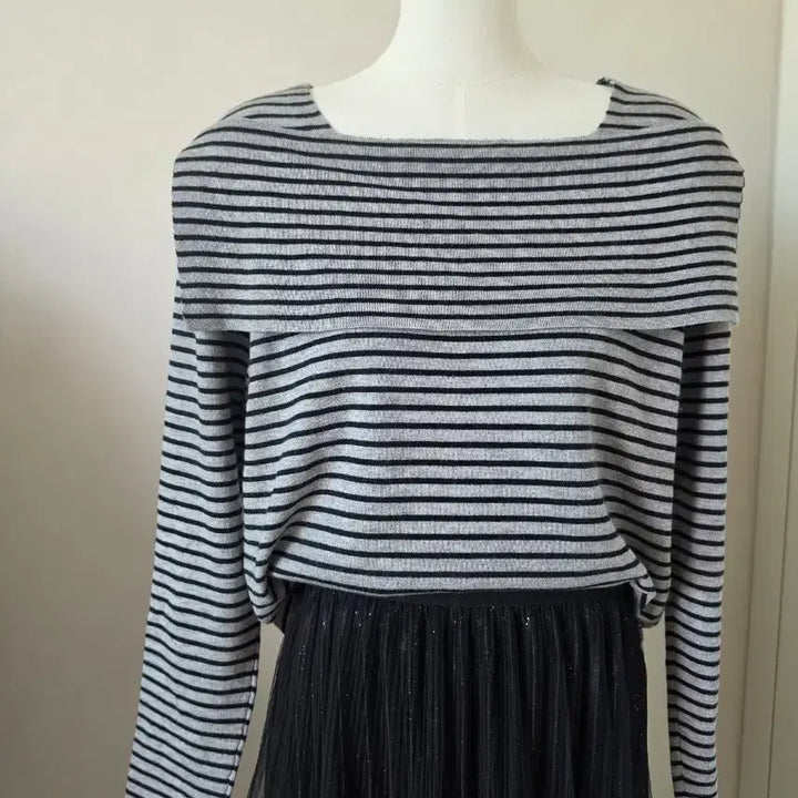 [BUNJANG] Striped Long Sleeve Knit Blouse / 스트라이프 긴팔 니트블라우스 카라니트