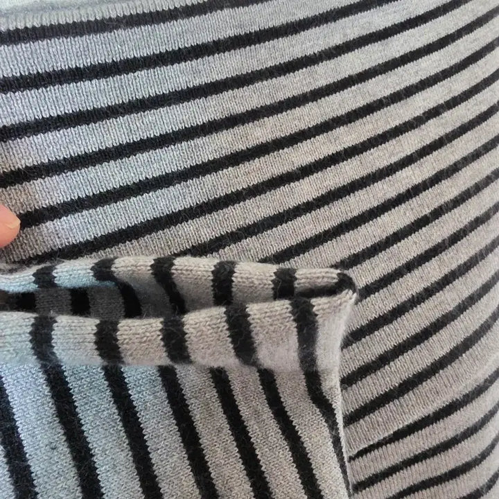 [BUNJANG] Striped Long Sleeve Knit Blouse / 스트라이프 긴팔 니트블라우스 카라니트