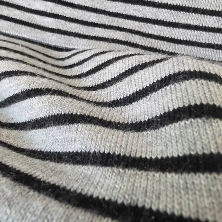 [BUNJANG] Striped Long Sleeve Knit Blouse / 스트라이프 긴팔 니트블라우스 카라니트