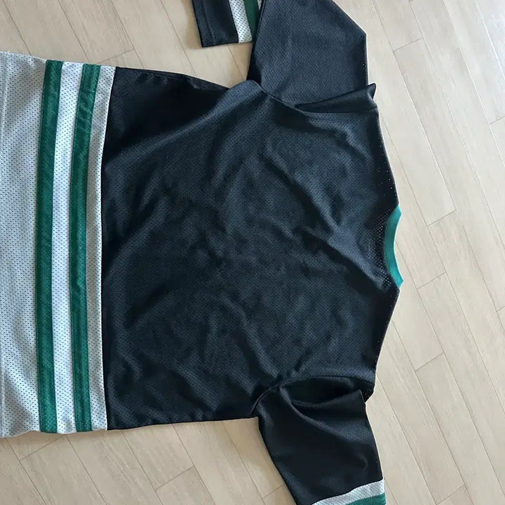 [SOLD OUT] 슈프림 그렘린 하키 져지 블랙