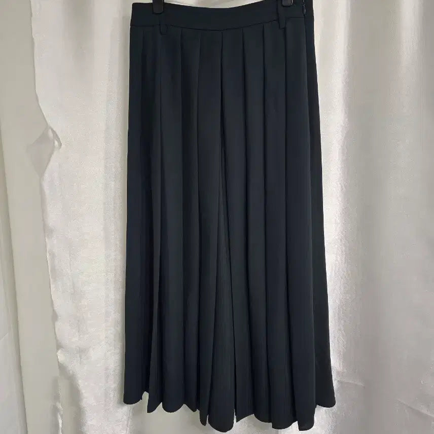[BUNJANG] Studio Tomboy Dark Green Pleated Wide Pants / 스튜디오톰보이 다크그린 플리츠 와이드 팬츠 (1904)