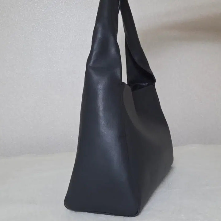 [BUNJANG] HOZE Yoon Seung-ah Danish Bag - Peat Black Leather Handbag / 호재 (HOZE) 데니쉬 가방 윤승아 가방