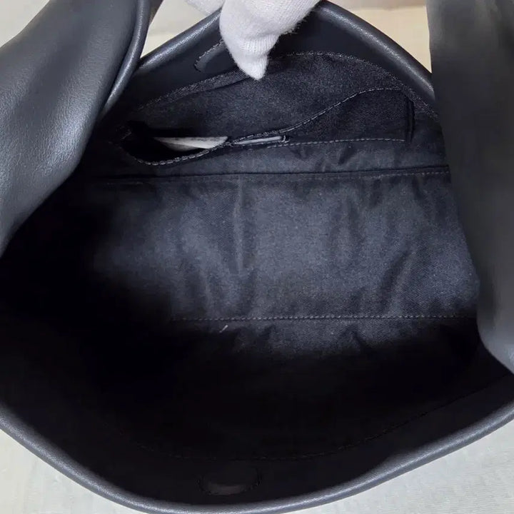 [BUNJANG] HOZE Yoon Seung-ah Danish Bag - Peat Black Leather Handbag / 호재 (HOZE) 데니쉬 가방 윤승아 가방
