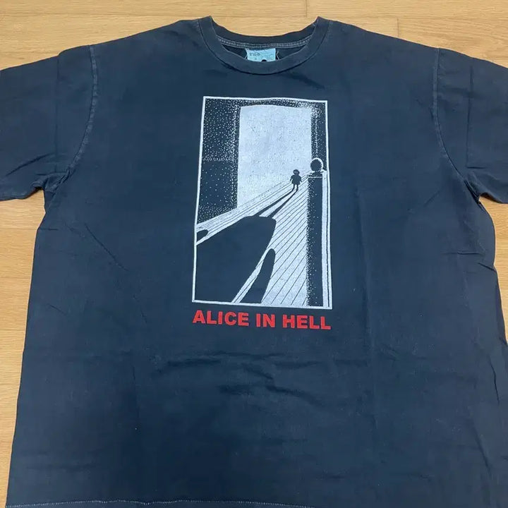 [BUNJANG] 2BlindFiles Alice in Hell T-shirt / 2 블라인드파일즈 엘리스인더헬 티셔츠
