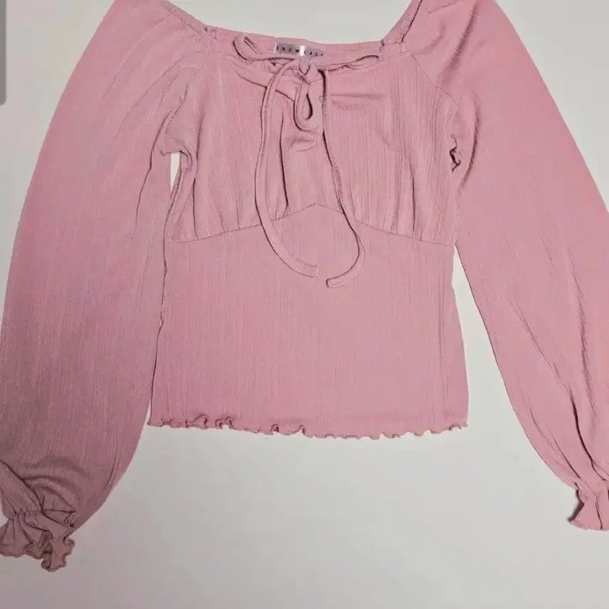 [BUNJANG] Pink Off-Shoulder Top with Ribbon Detail / 딸기우유색 핑크 오프숄더 교신가능 에이블리교신