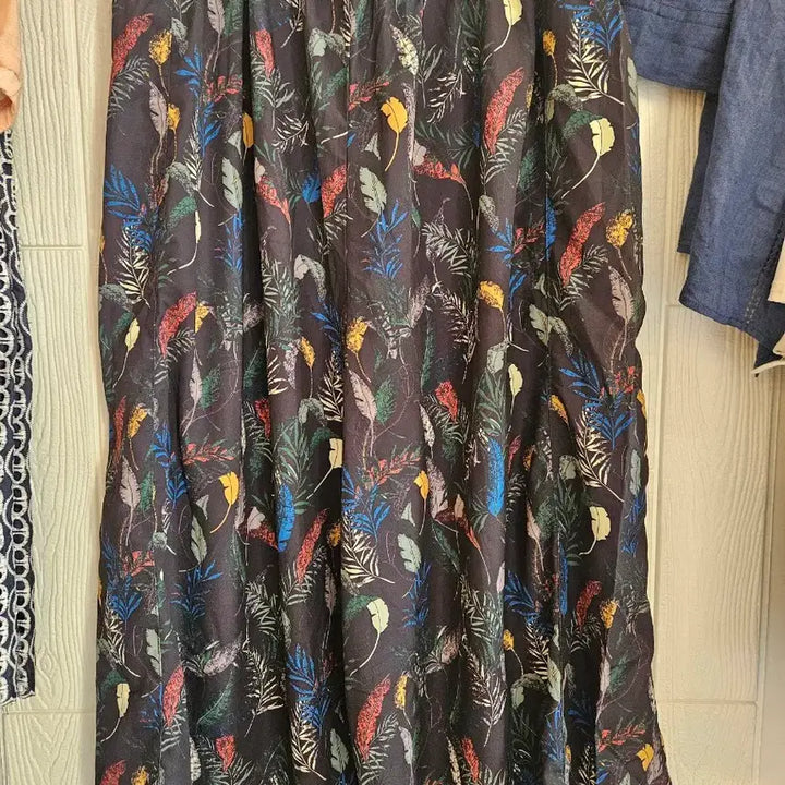 [BUNJANG] Floral Pattern Ruffle Blouse and Pants Set / 플라워 패턴 셔링 블라우스바지세트
