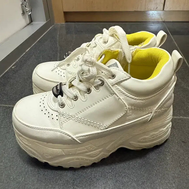 [BUNJANG] YOSUKE 7cm Platform Shoes White Size 230 / 요스케 통굽 7센치 230