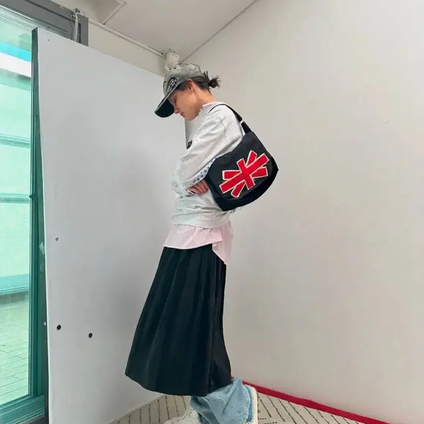 [BUNJANG] The Museum Visitor Patchwork Cross Bag (Navy) / 더뮤지엄비지터 PATCHWORK CROSS BAG (NAVY)