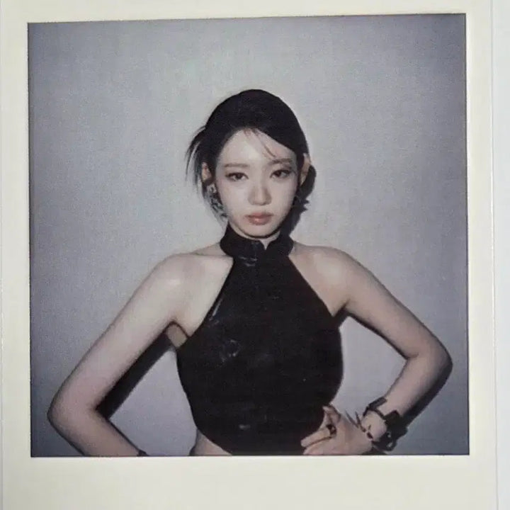 [BUNJANG] BABYMONSTER RORA WE GO UP Music Art Polaroid / 베이비몬스터 로라 WE GO UP 뮤직아트 폴라로이드
