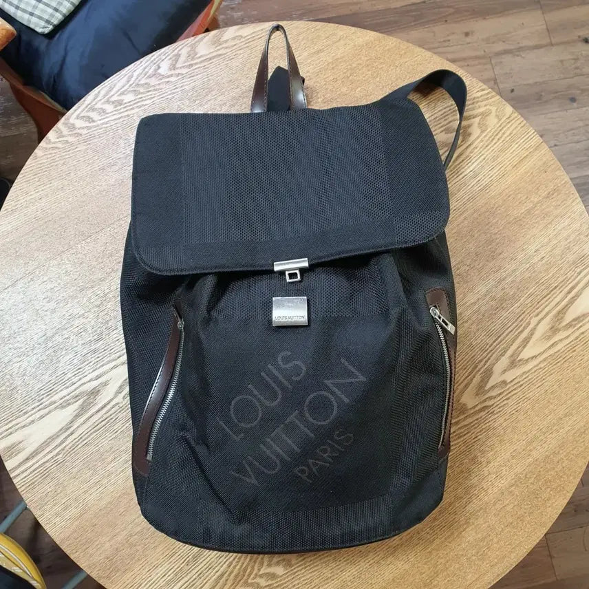 [BUNJANG] Louis Vuitton Black Backpack Bag / 루이비통 블랙 백팩 가방 미사용 남녀공용