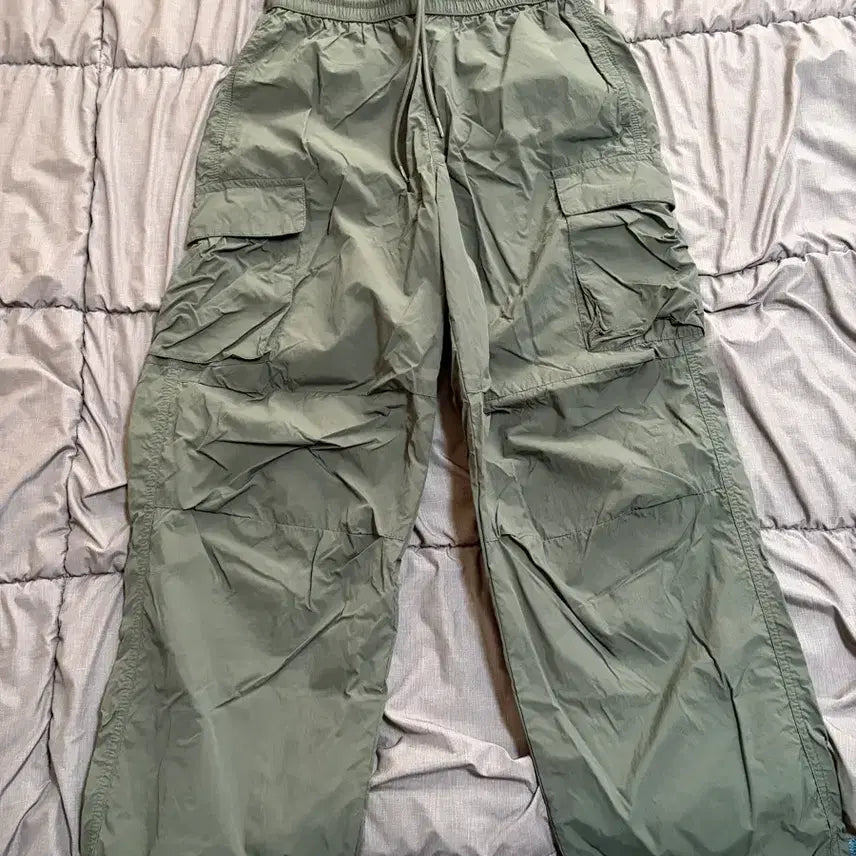 [BUNJANG] Code:Graphy Cool Nylon Cargo Parachute Pants / 코드그라피 쿨 나일론 카고 파라슈트 팬츠 카키 s