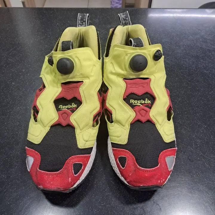 [BUNJANG] Reebok Insta Pump Fury "Red Apple" Sneakers (280mm) / 무배)퓨리 2켤레 2만원