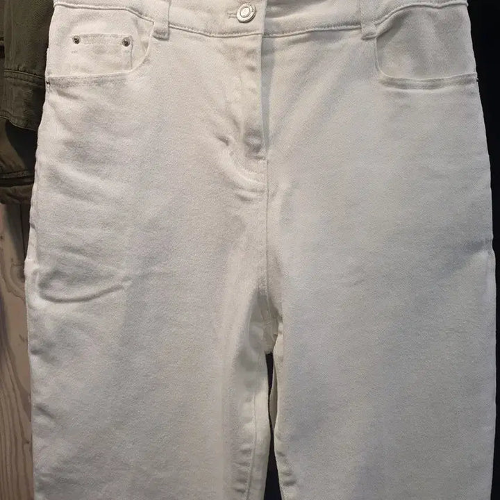 [BUNJANG] SHESMISS White Denim Pants Size 66 / [상태좋음] 쉬즈미스 뒷밴딩 화이트 데님 팬츠 (66사이즈)