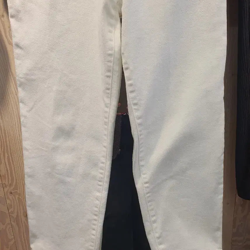 [BUNJANG] SHESMISS White Denim Pants Size 66 / [상태좋음] 쉬즈미스 뒷밴딩 화이트 데님 팬츠 (66사이즈)