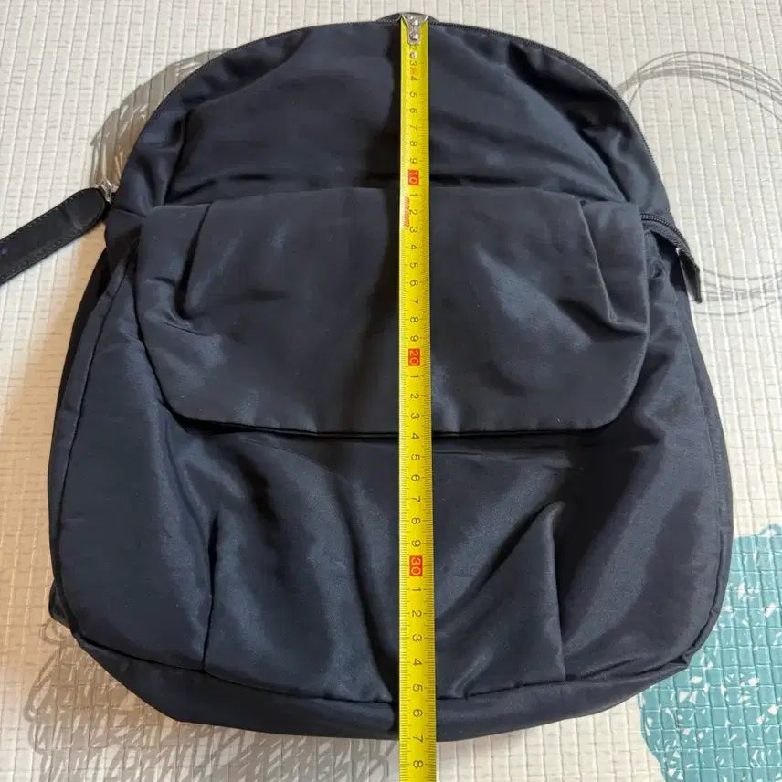 [SOLD OUT] 만다리나덕의 블랙 색상 백팩