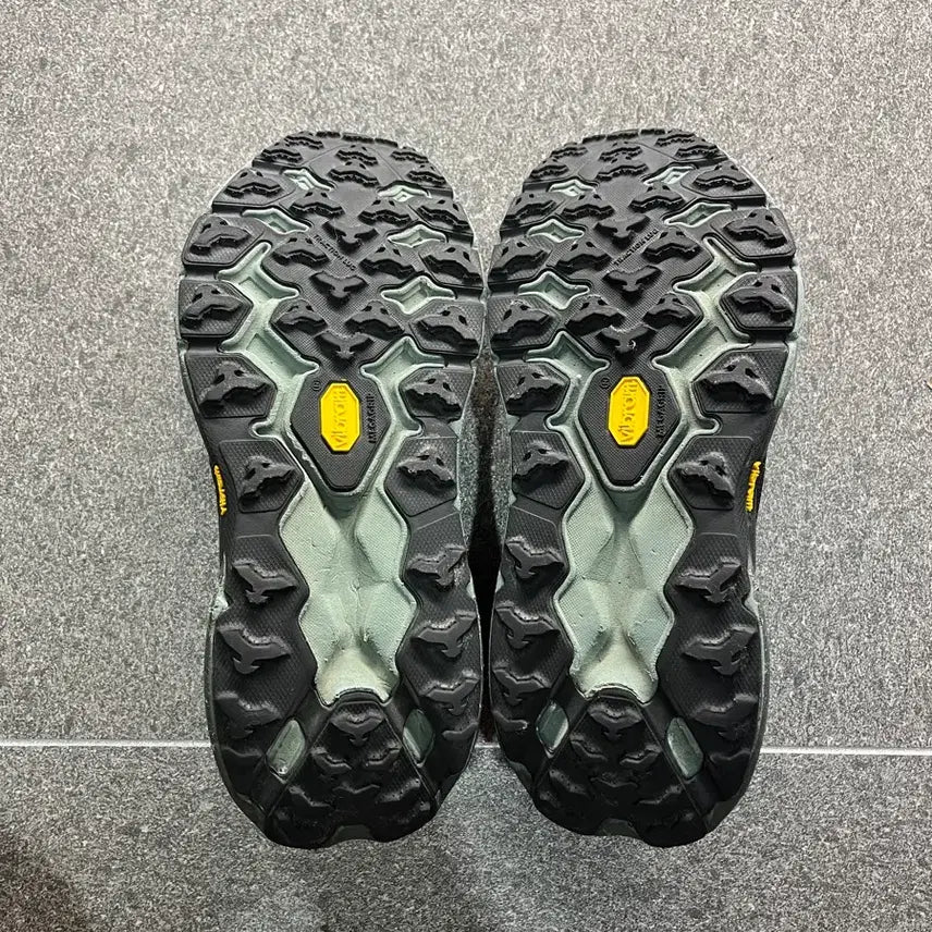 [BUNJANG] Hoka Speedgoat 5 Trail Running Shoes / 호카 스피드고트 5 트레일 러닝화 260mm