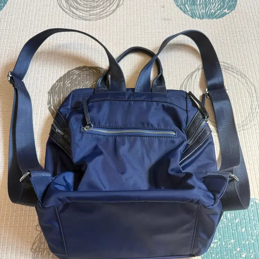 [SOLD OUT] 고급스런 원단 캐주얼한 모든연령대 백팩 여성배낭 가볍ㄴ데일리백 퀄리티좋은