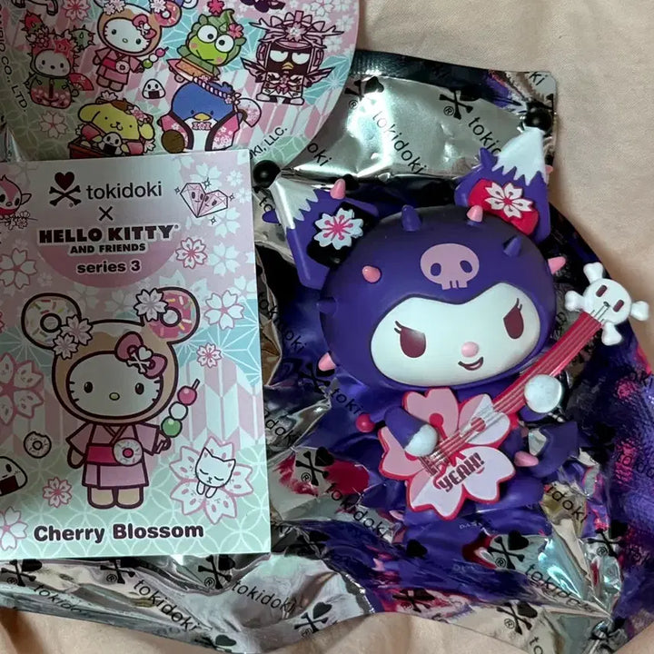 [BUNJANG] Tokidoki Sanrio Kuromi Blossom Series Figure / (새상품)킨키로봇 토키도키 tokidoki 블라썸시리즈 산리오 쿠로미 정