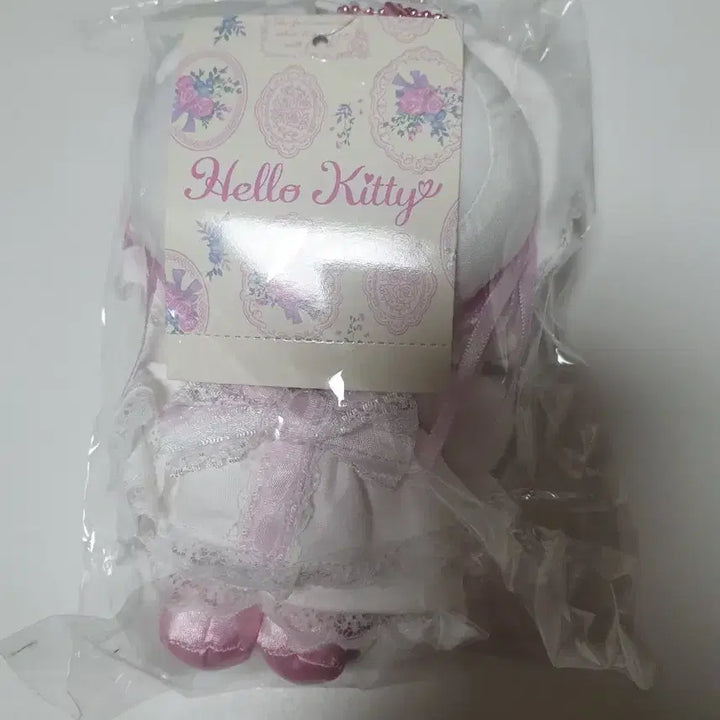 [BUNJANG] Sanrio Hello Kitty Frill Mascot / 화이트프릴 헬로키티 마스코트