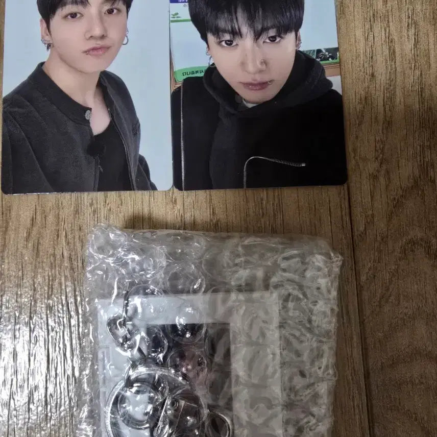 [BUNJANG] BTS Jungkook Arirang Weverse Photocard &amp; Keyring Set / BTS 방탄 아리랑 위버스 정국 포카 키링 세트