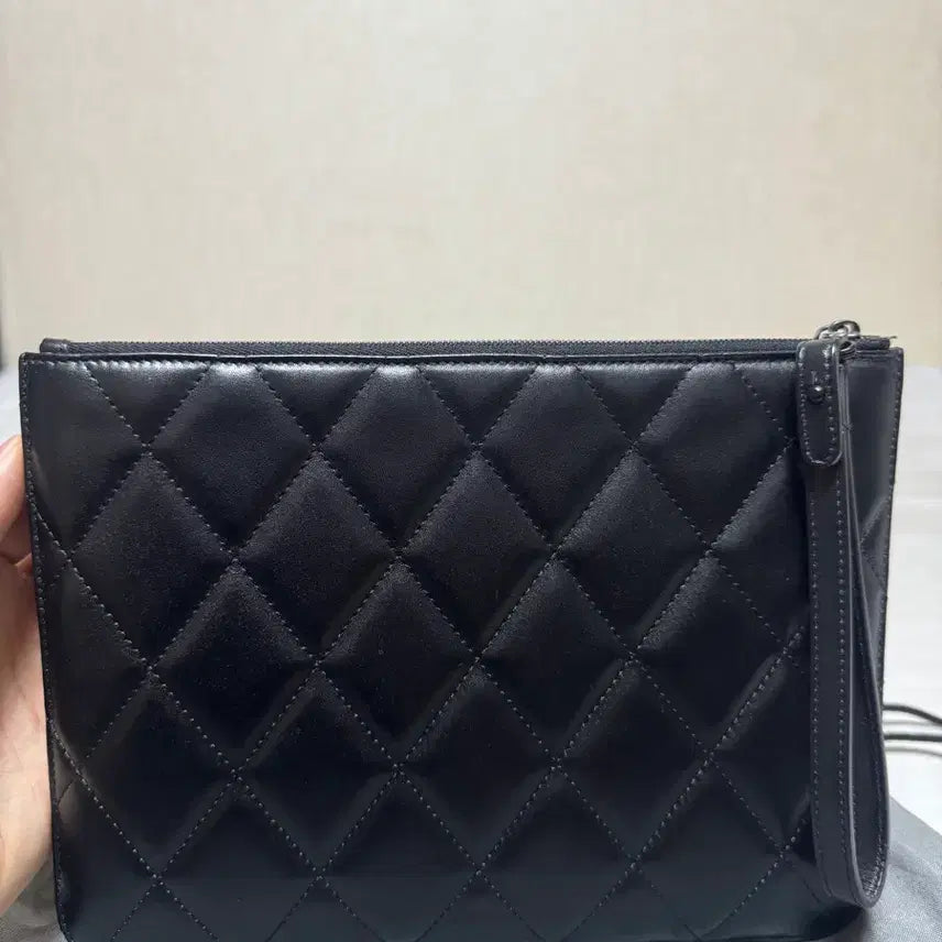 [BUNJANG] Balenciaga B Logo Quilted Clutch / [상태좋음/정품] 발렌시아가 B 로고 퀄팅 클러치